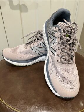 New Balance Fresh Foam 680 lilac gray Women's Running Sneakers Lightweight